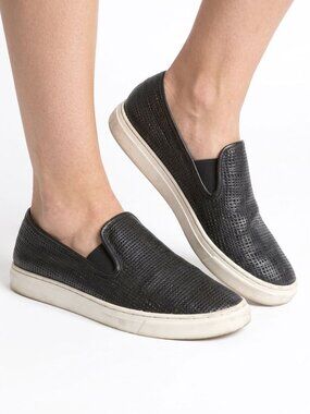 Vince Camuto Becker Perforated Leather Slip On Sneakers Black Shoes Casual Sz 9